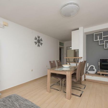 Apartmani Mona Макарска Экстерьер фото