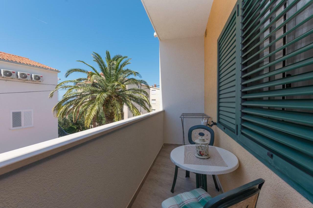 Apartmani Mona Макарска Экстерьер фото