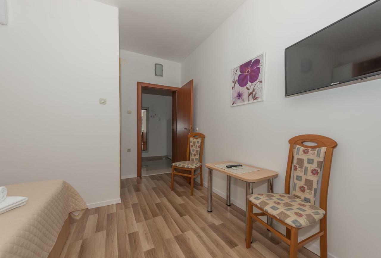 Apartmani Mona Макарска Экстерьер фото