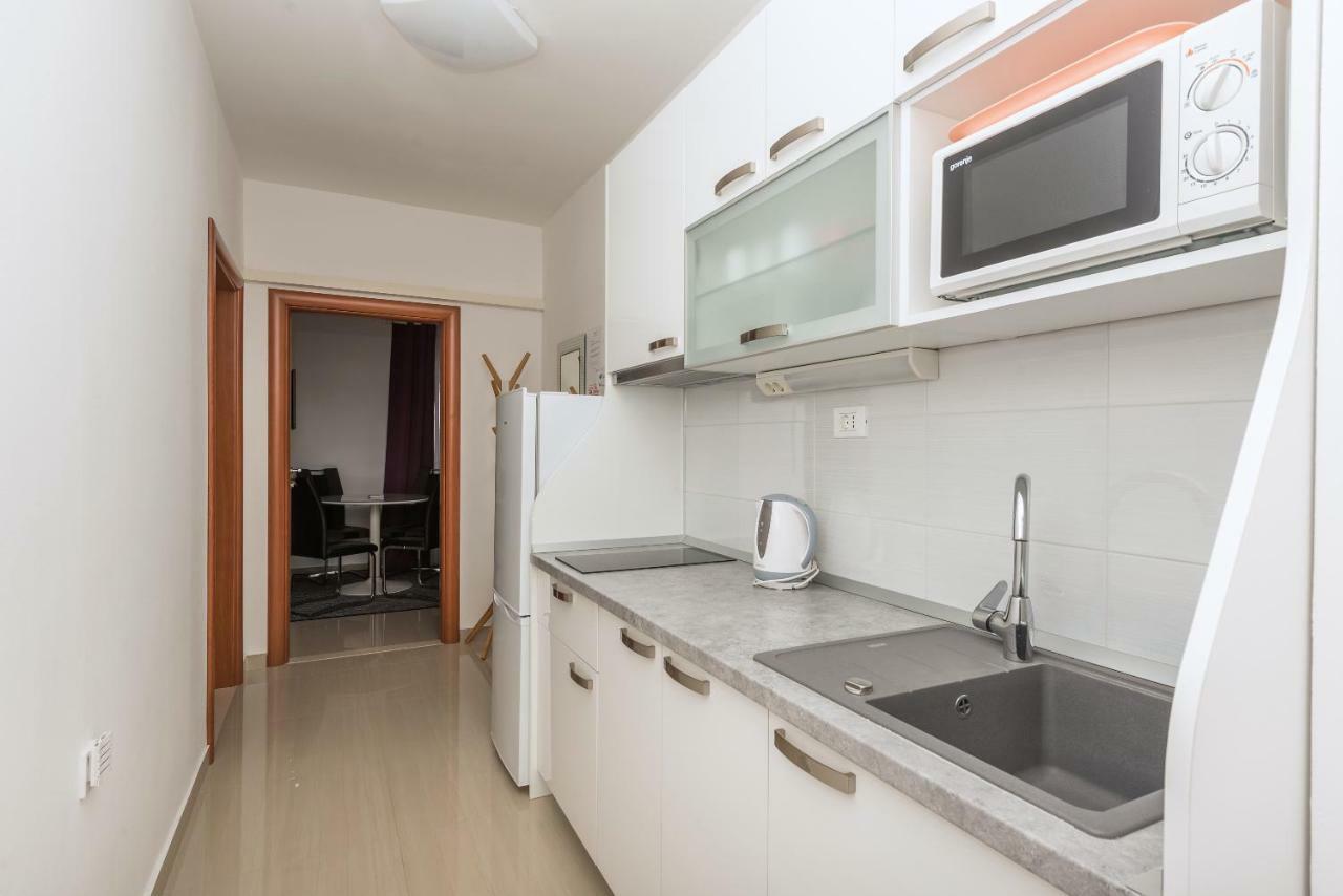 Apartmani Mona Макарска Экстерьер фото