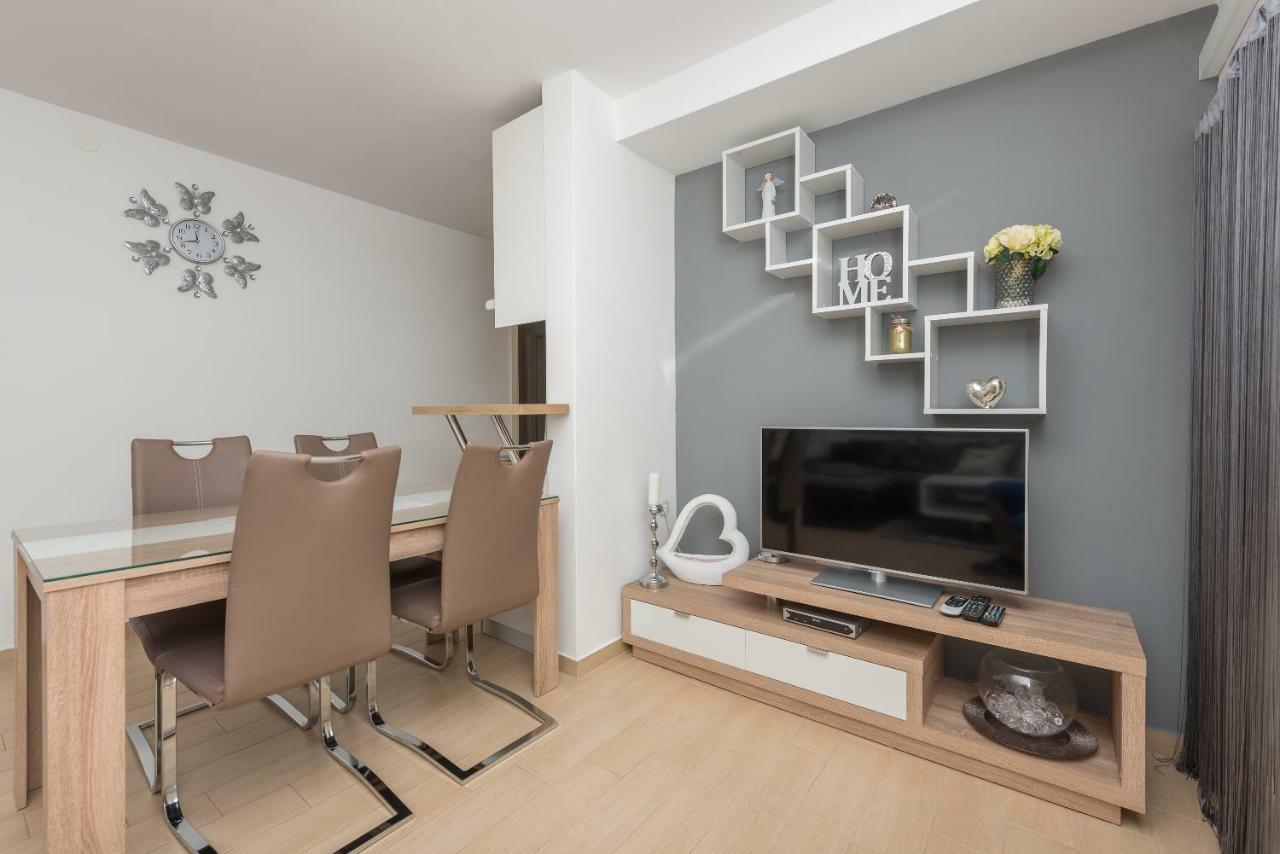 Apartmani Mona Макарска Экстерьер фото