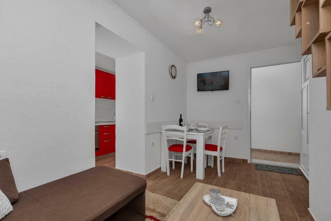 Apartmani Mona Макарска Экстерьер фото