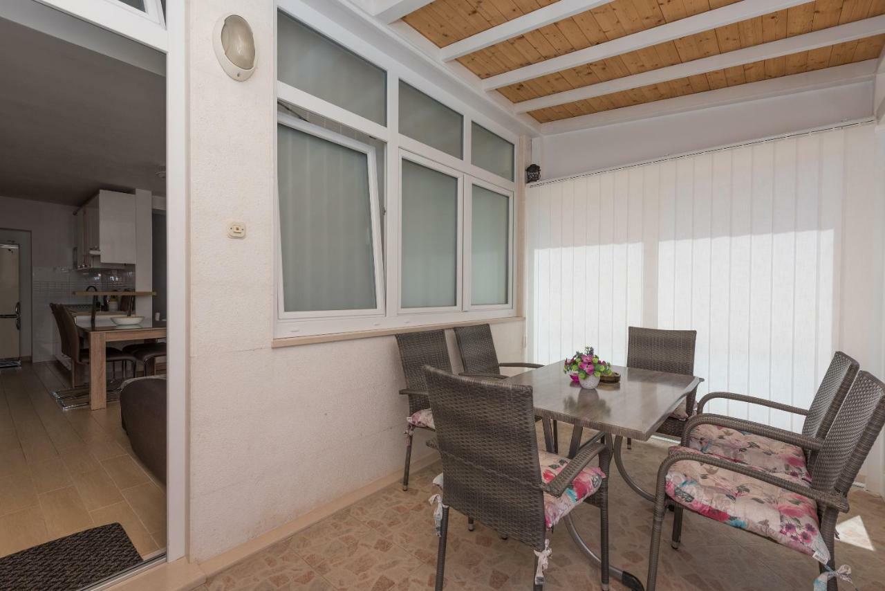Apartmani Mona Макарска Экстерьер фото