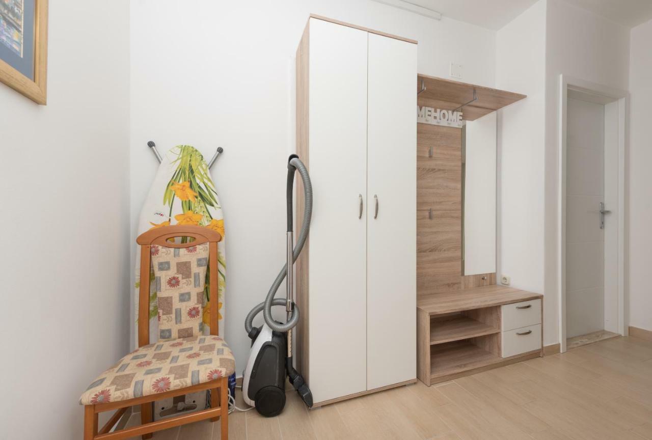 Apartmani Mona Макарска Экстерьер фото