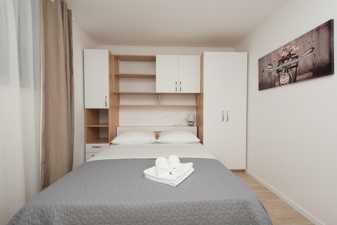 Apartmani Mona Макарска Экстерьер фото