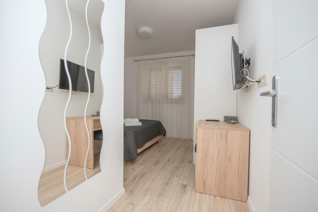 Apartmani Mona Макарска Экстерьер фото