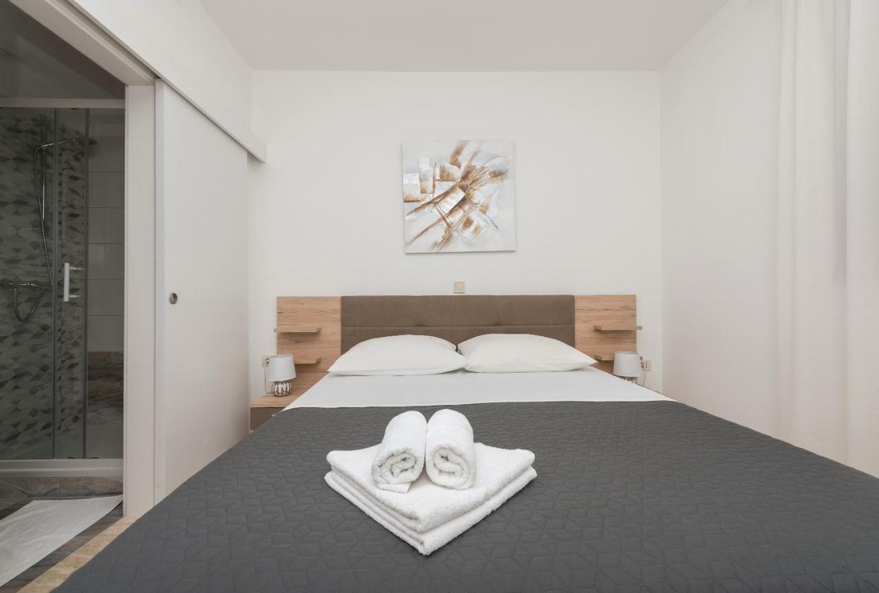 Apartmani Mona Макарска Экстерьер фото