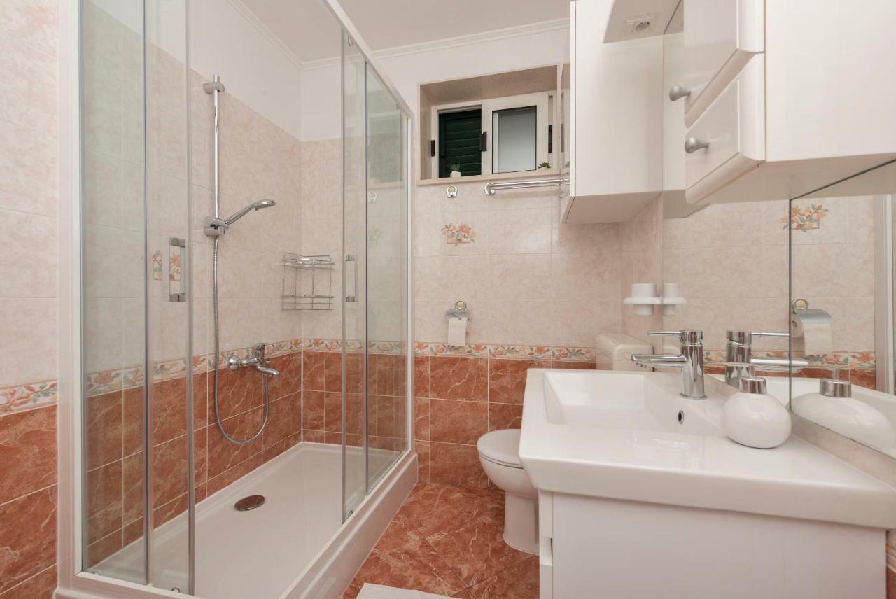 Apartmani Mona Макарска Экстерьер фото