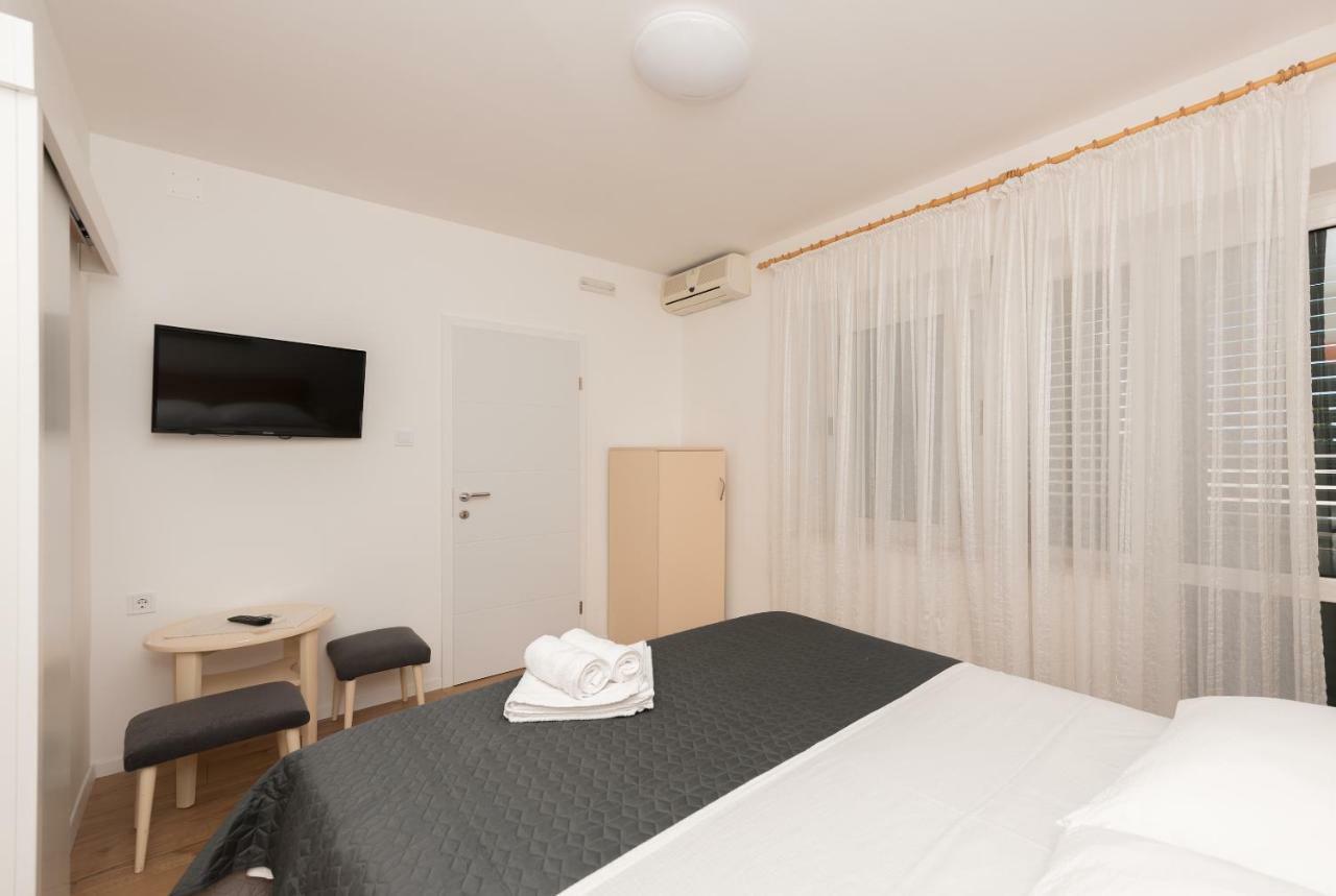 Apartmani Mona Макарска Экстерьер фото
