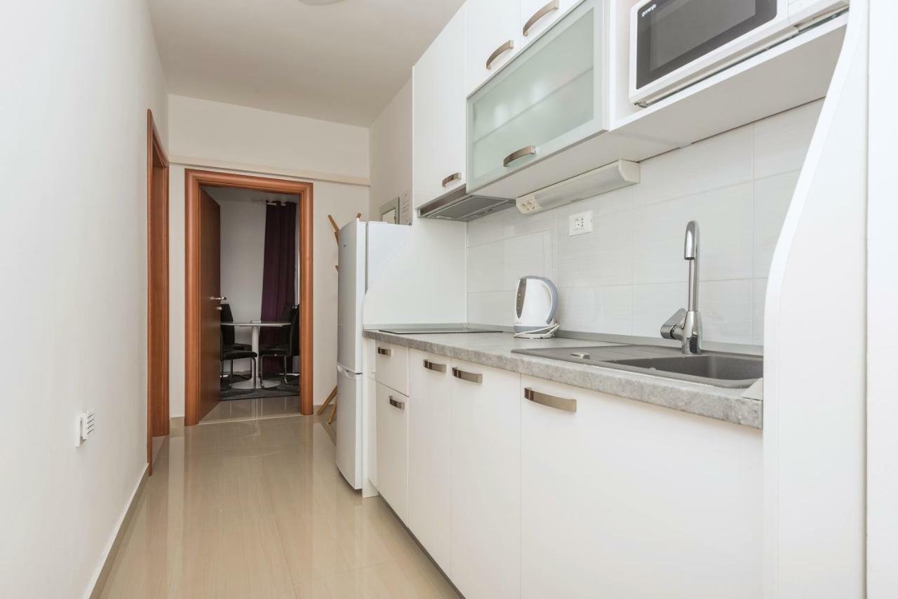Apartmani Mona Макарска Экстерьер фото