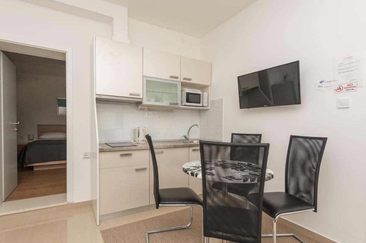 Apartmani Mona Макарска Экстерьер фото