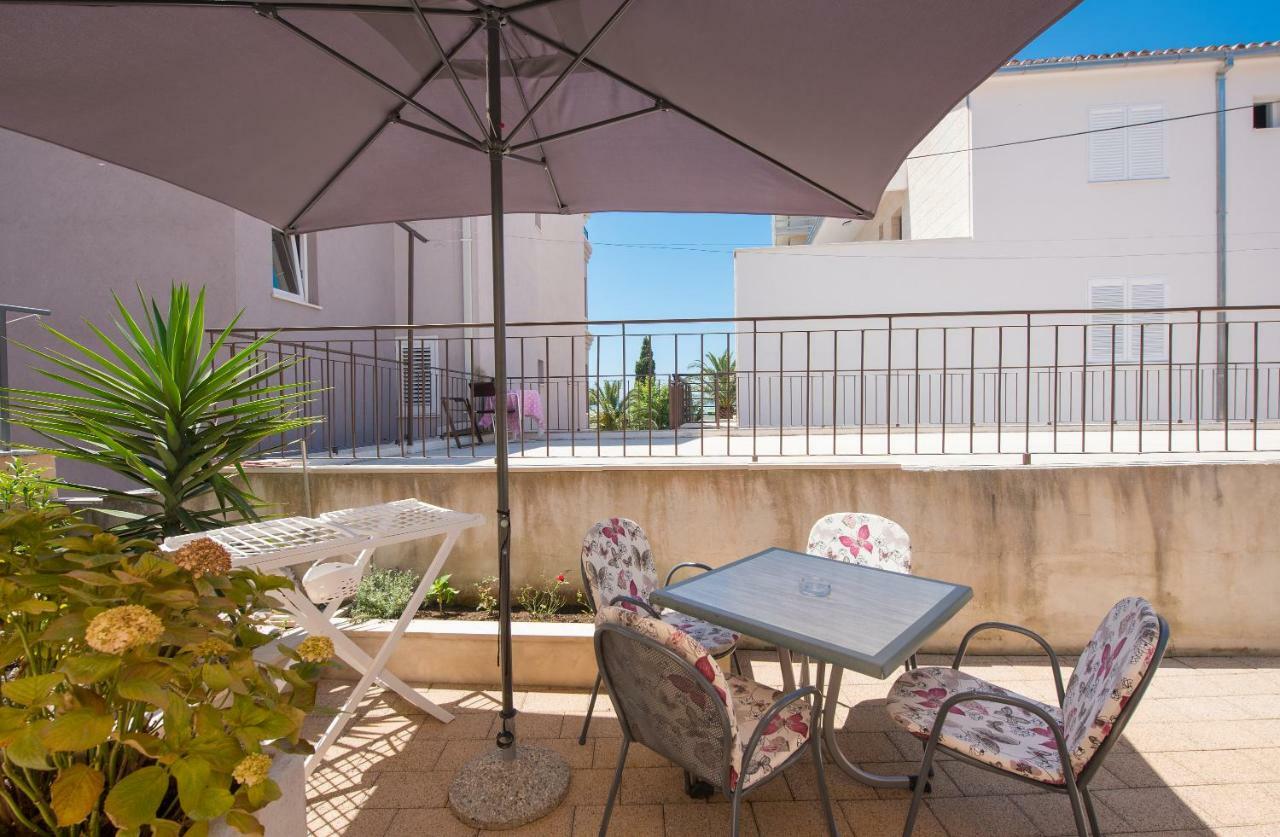 Apartmani Mona Макарска Экстерьер фото