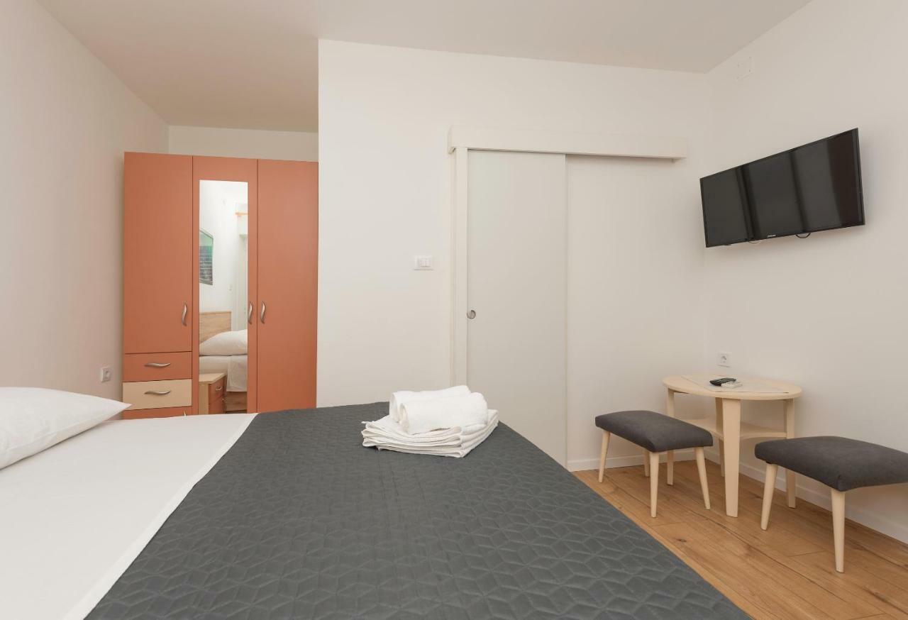 Apartmani Mona Макарска Экстерьер фото
