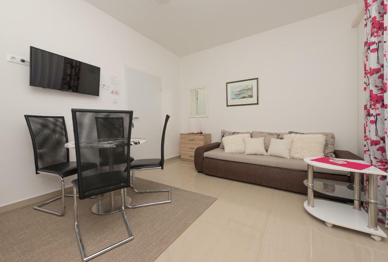 Apartmani Mona Макарска Экстерьер фото