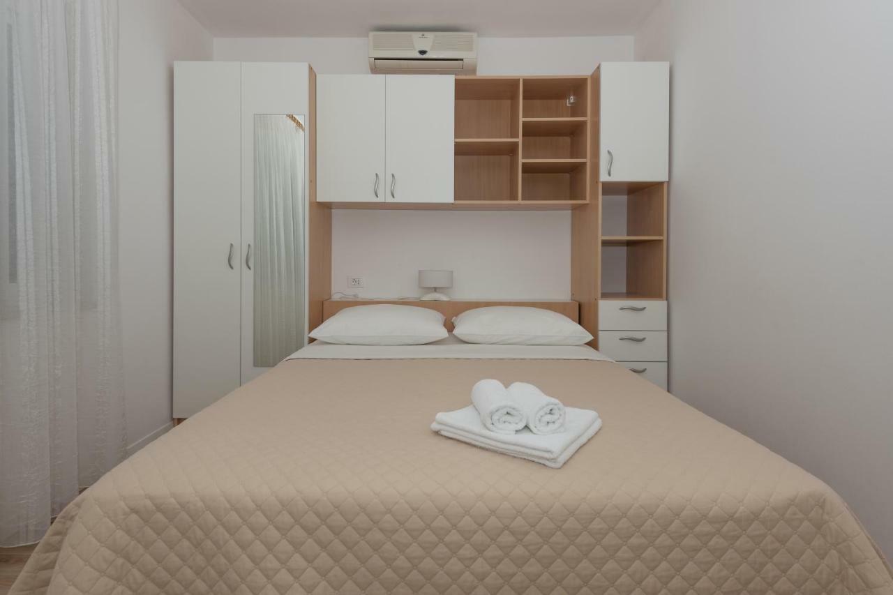 Apartmani Mona Макарска Экстерьер фото