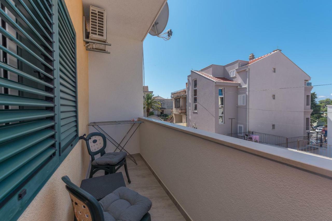 Apartmani Mona Макарска Экстерьер фото
