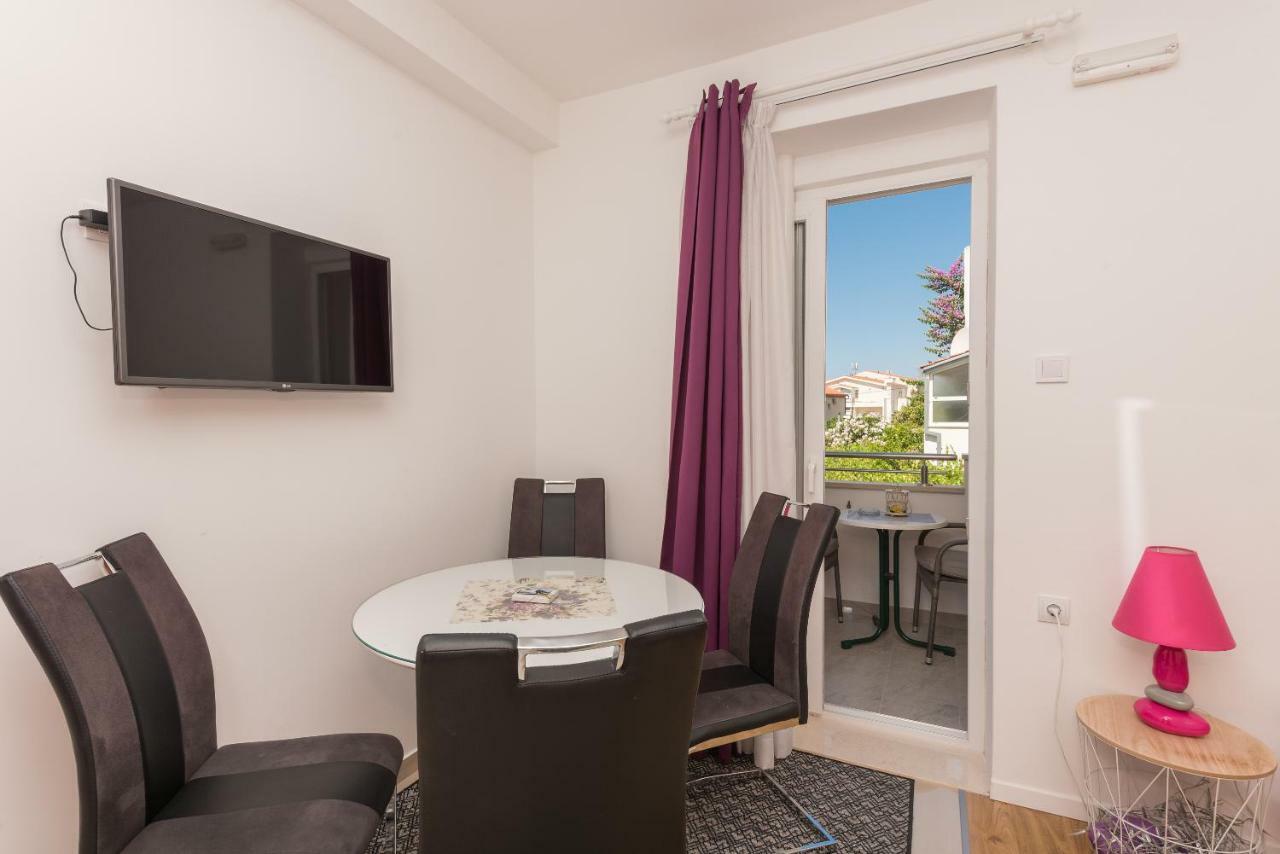 Apartmani Mona Макарска Экстерьер фото